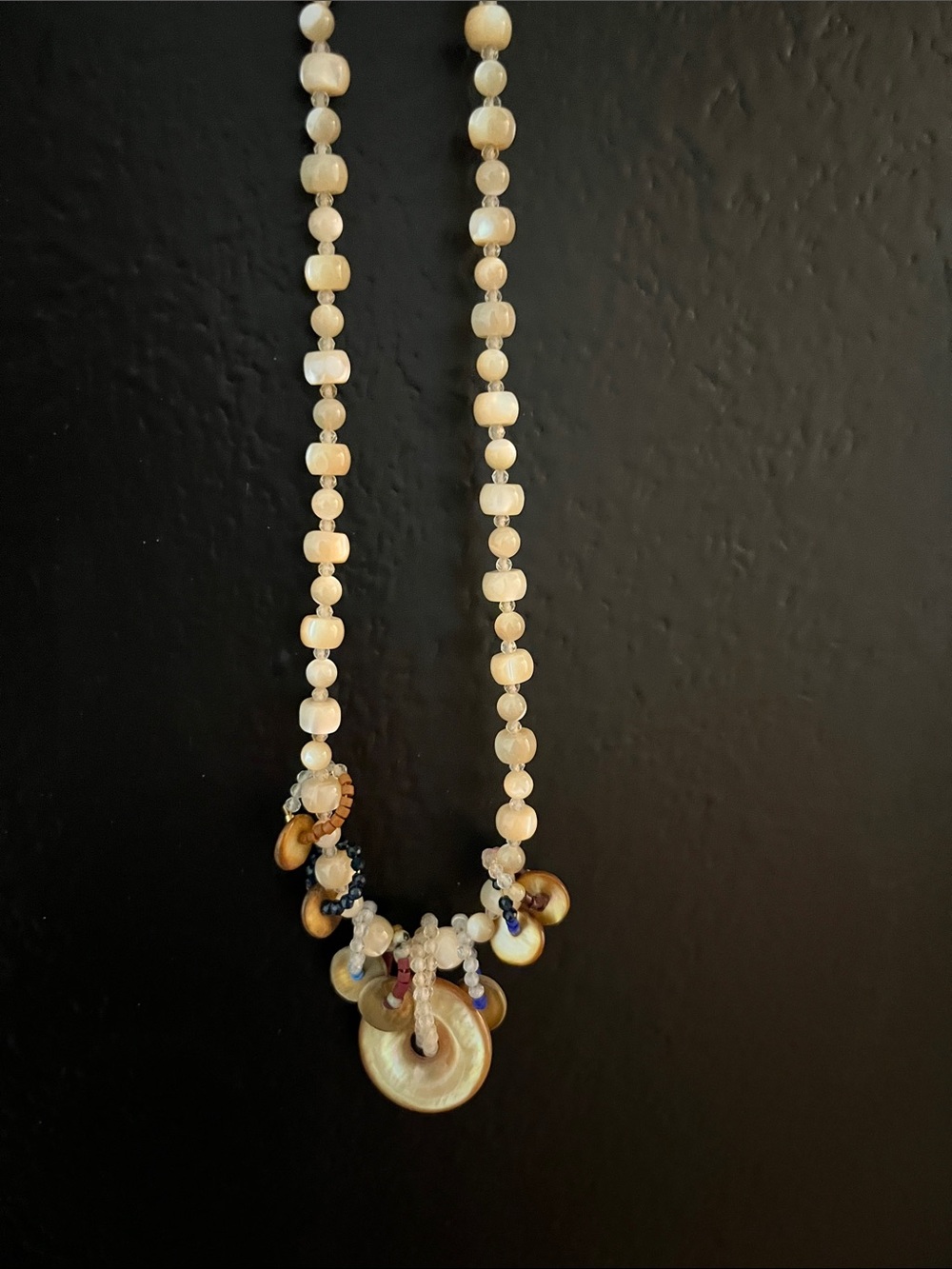 Natural Shell Beaded Pendant Necklace in Cream